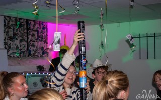 1_cheer-klara-41